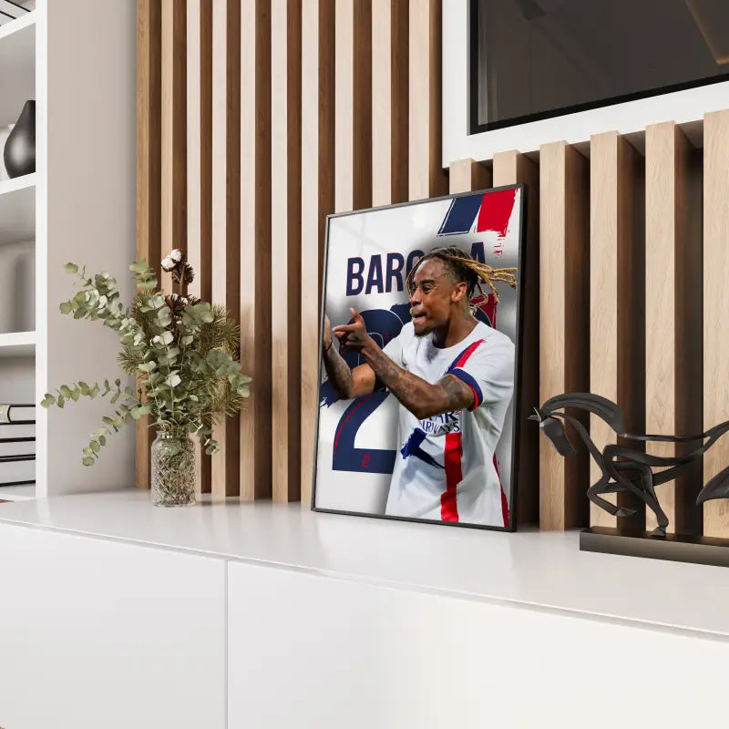 Affiche Barcola PSG 2024-2025 - L'Esprit Parisien – Affiche encadrée personnalisée - Cadre Perso