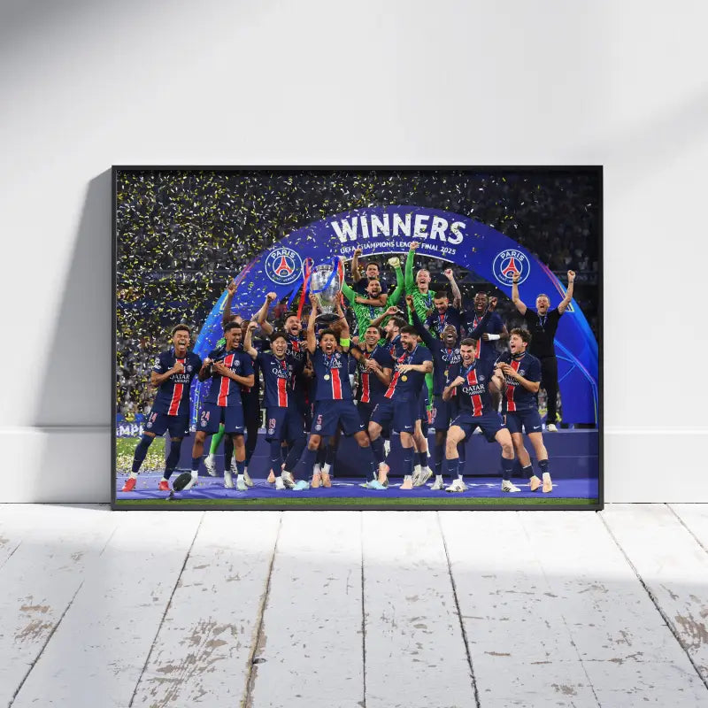 Affiche PSG - Vainqueur Ligue des Champions 2025 – Affiche encadrée personnalisée - Cadre Perso