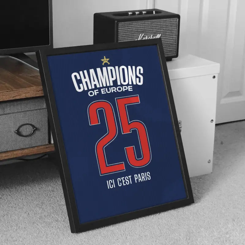 Affiche Maillot PSG 2025 – Champions d’Europe – Affiche encadrée personnalisée - Cadre Perso