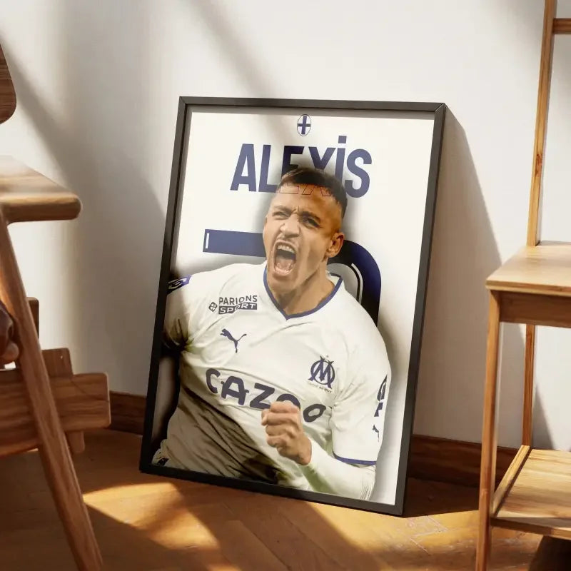 Affiche Alexis Sánchez - Olympique de Marseille | L'Attaquant Phocéen – Affiche encadrée personnalisée - Cadre Perso