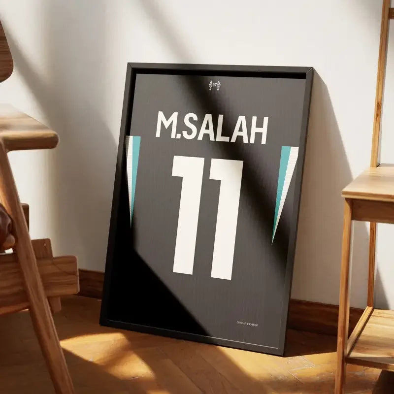 Affiche Liverpool Extérieur 2024-2025 – Affiche encadrée personnalisée - Cadre Perso