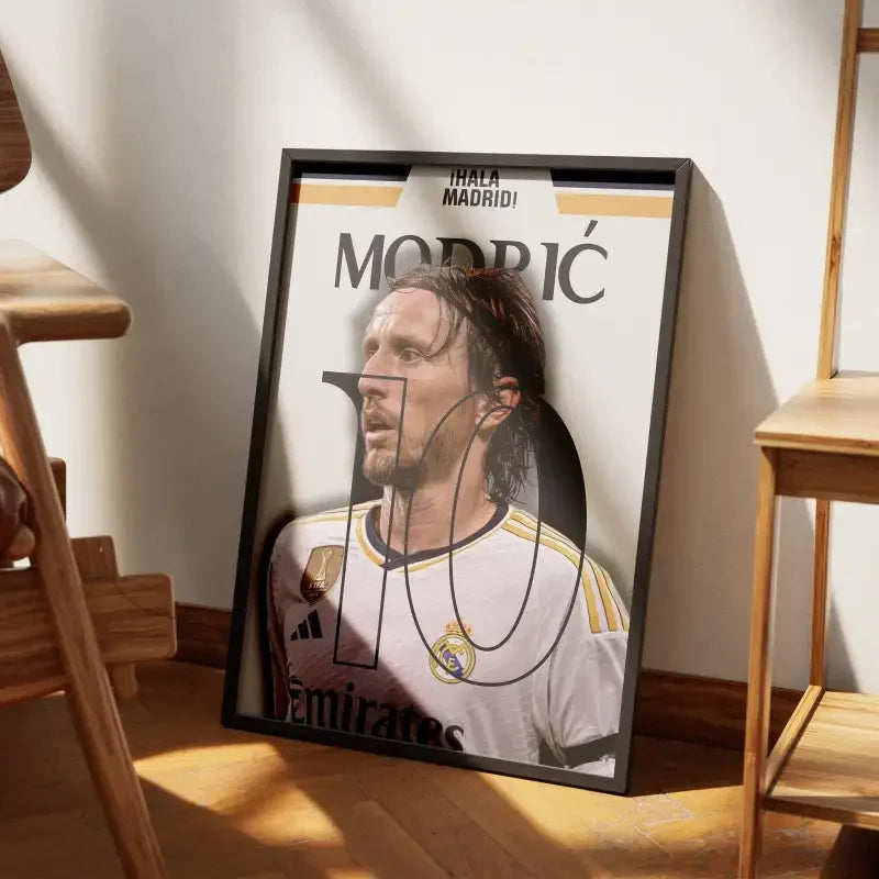Affiche Luka Modrić - Maître du Milieu au Real Madrid – Affiche encadrée personnalisée - Cadre Perso