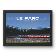 Affiche Parc des Princes | L'Icone du Football Parisien – Affiche encadrée personnalisée - Cadre Perso