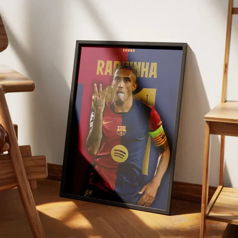 Affiche Raphinha - L'Ailier Explosif du FC Barcelone – Affiche encadrée personnalisée - Cadre Perso