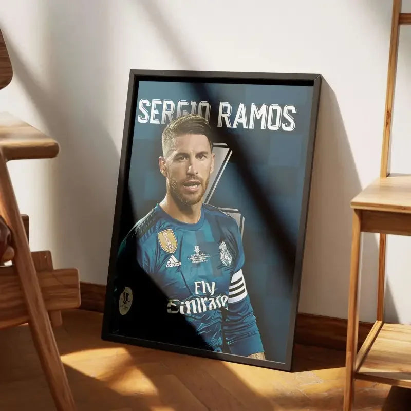 Affiche Sergio Ramos - Real Madrid | Défenseur Légendaire – Affiche encadrée personnalisée - Cadre Perso